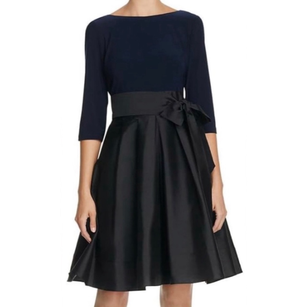 ADRIANNA PAPELL | Bateau Neck Two-Tone Short Dress, Size 6 - Picture 3 of 10